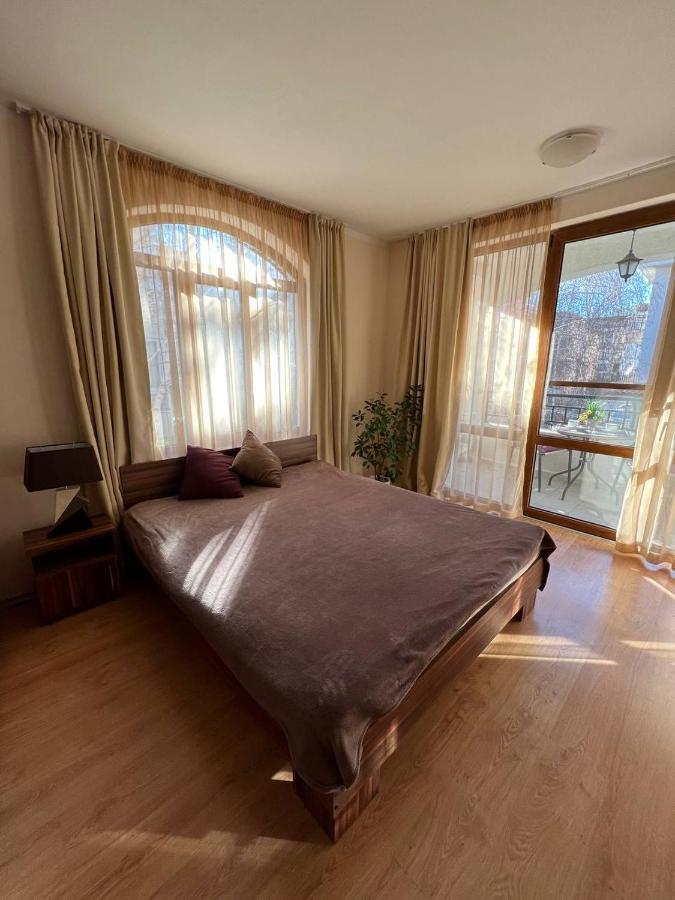 Dkapartments Chateau Valon Slântsjev Brjag Eksteriør bilde